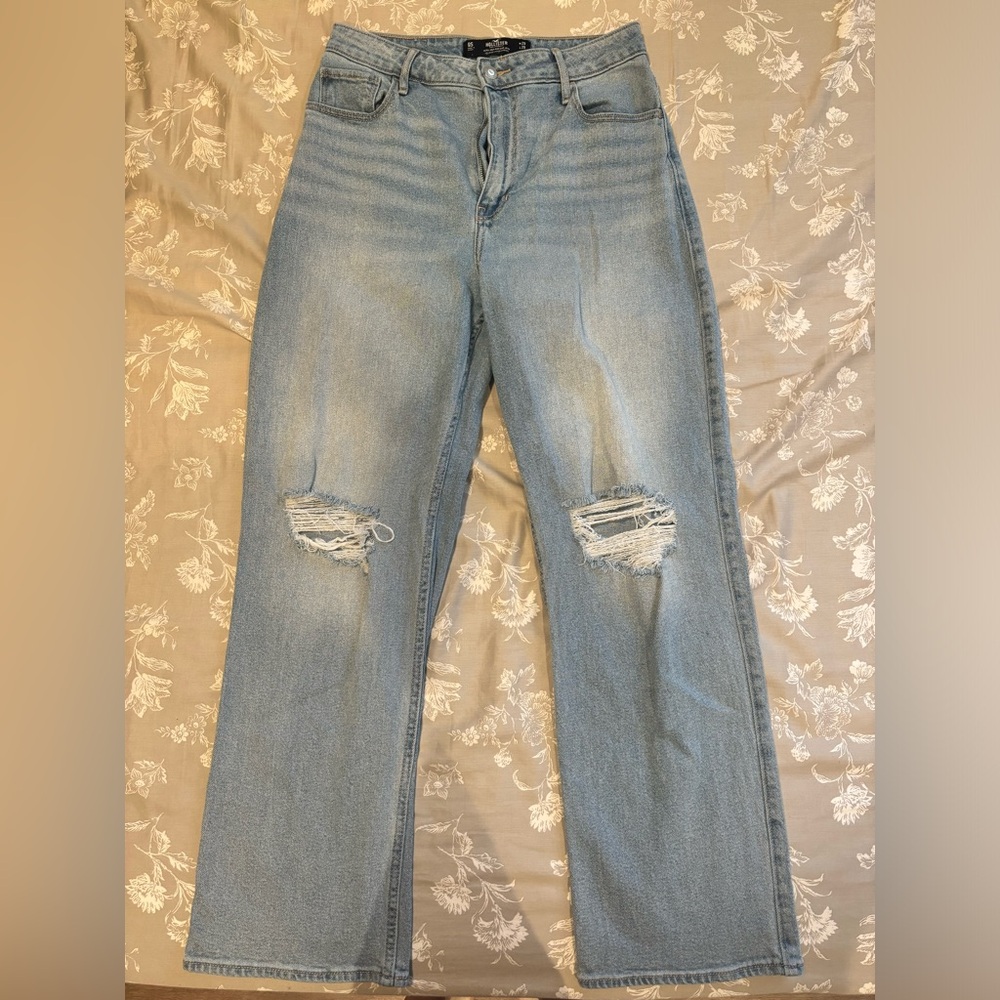 Hollister Ultra High-Rise Dad Jean Size 9 SHORT